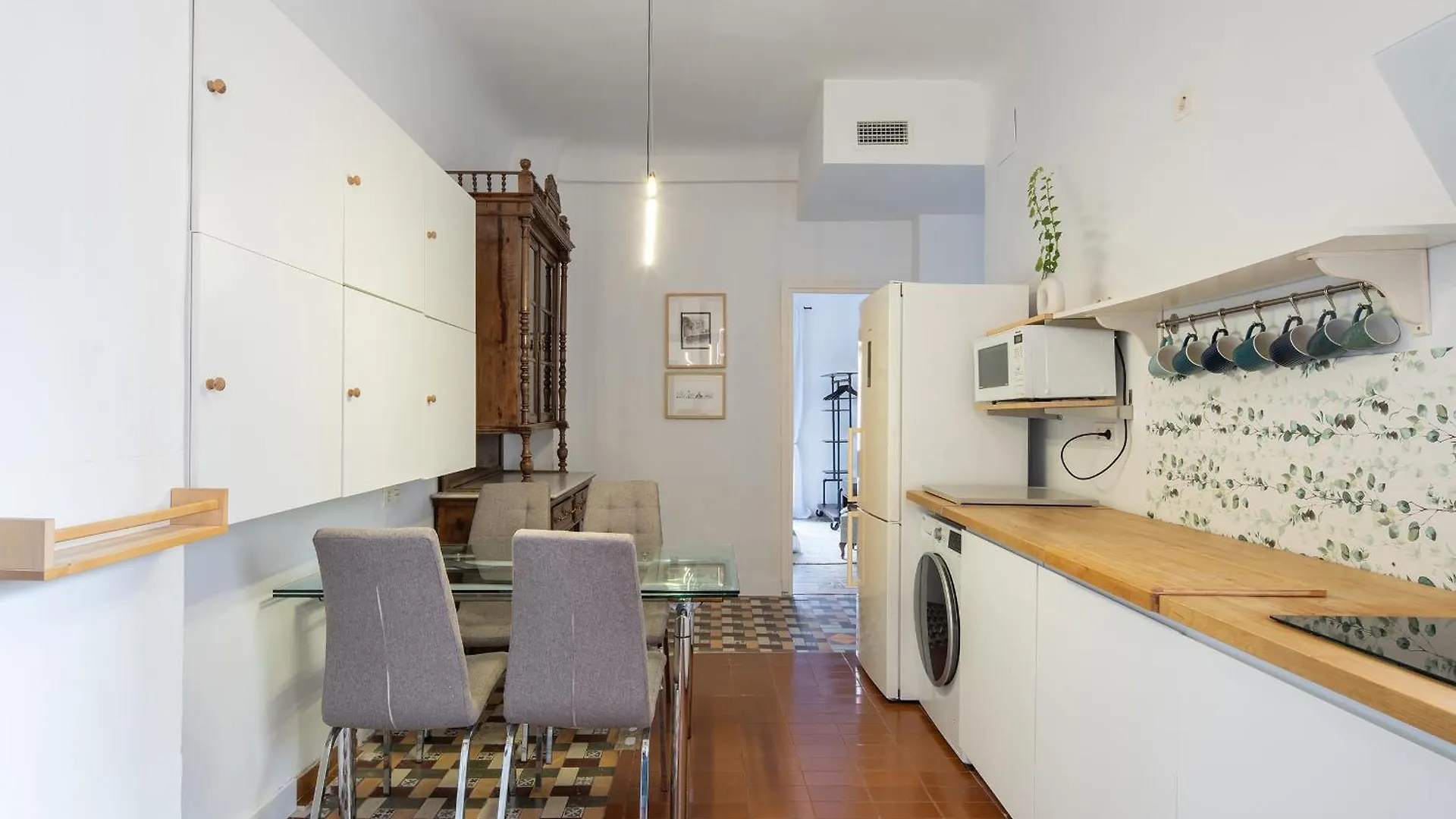 Parking Free, Granada Vintage Haven Apartment 0*,  Spain