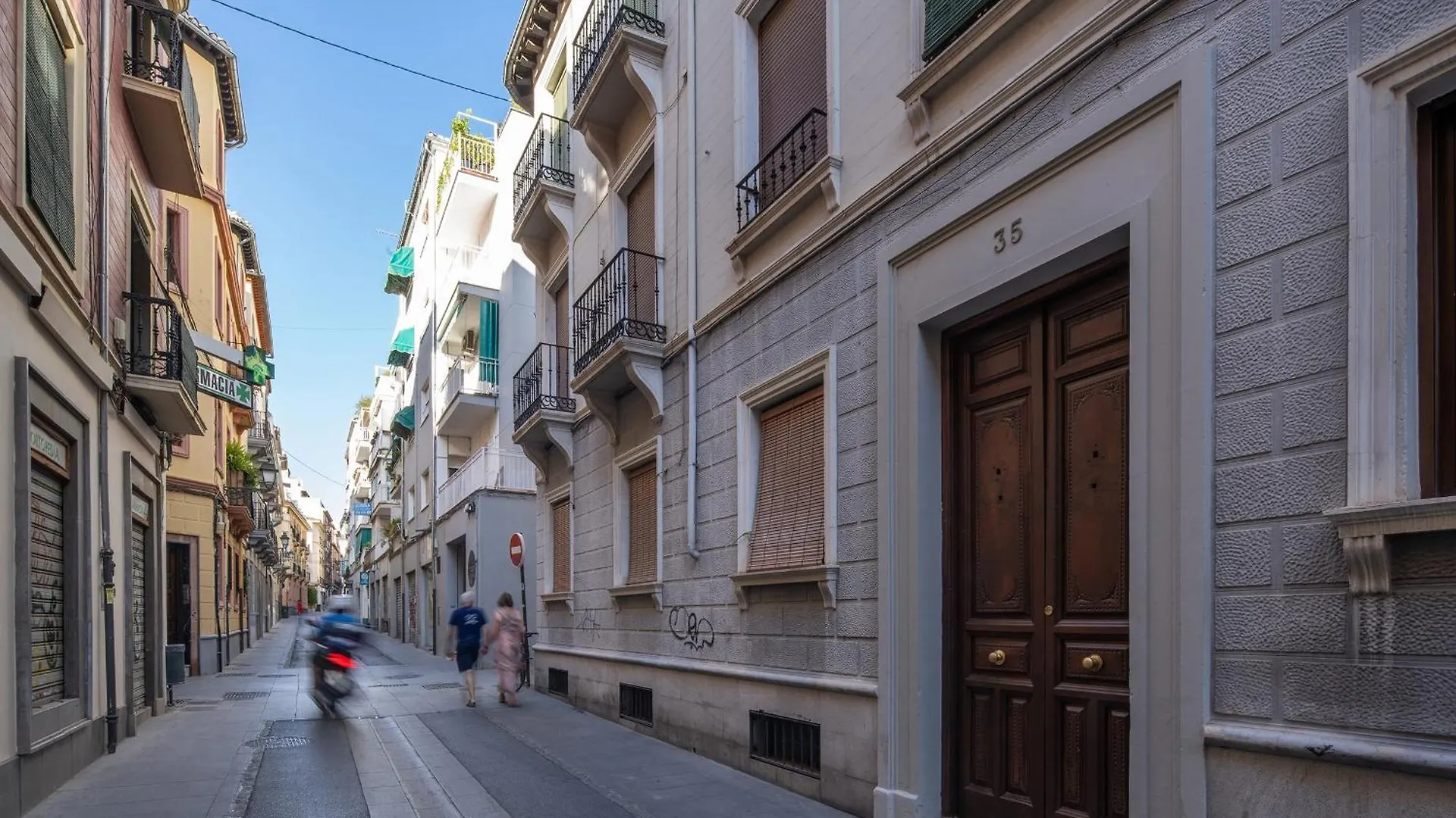 Parking Free, Granada Vintage Haven Apartment 0*,