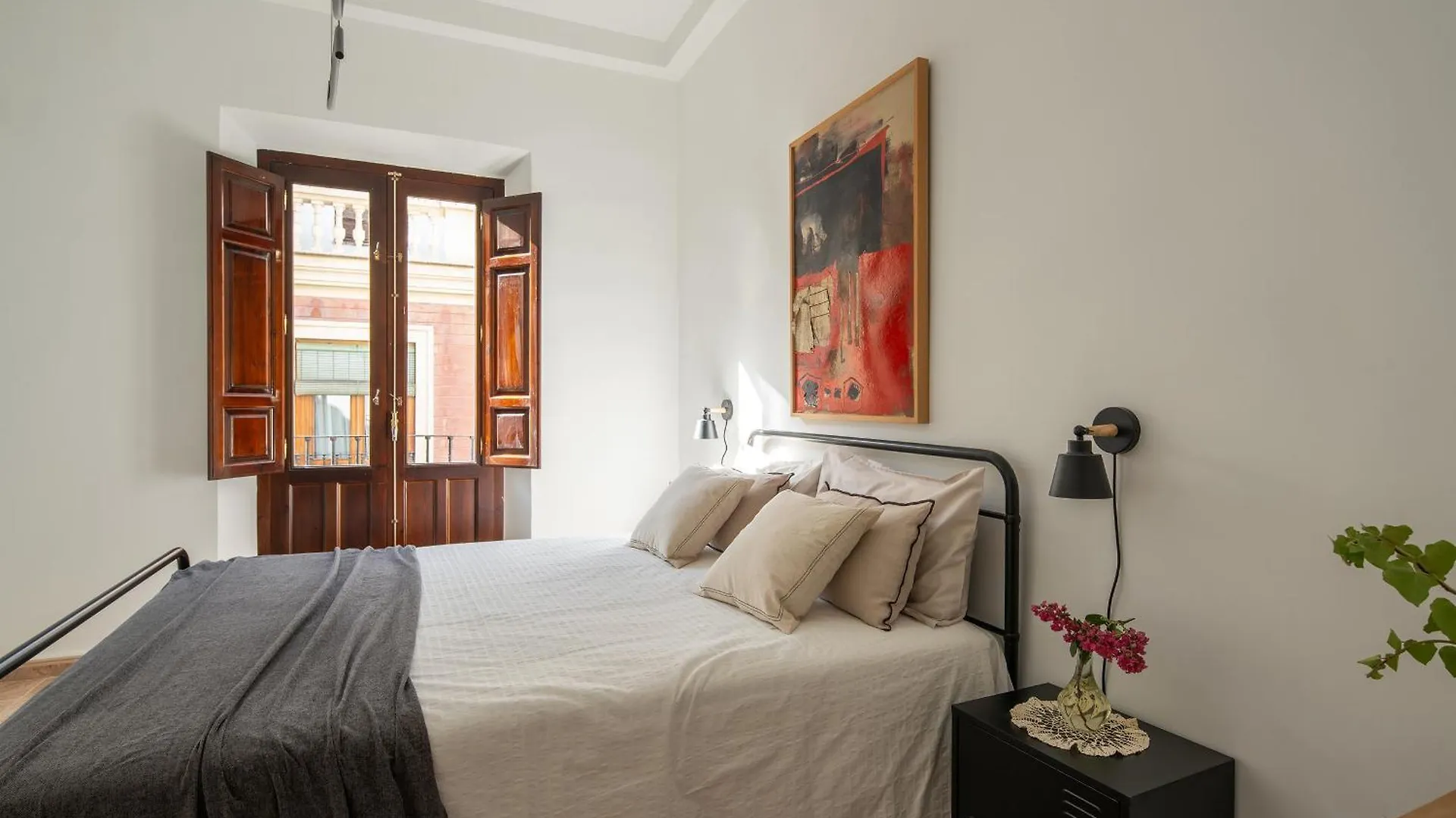 Parking Free, Granada Vintage Haven Apartment 0*,  Spain
